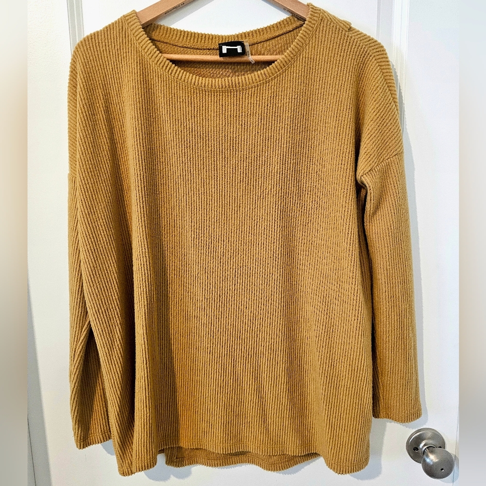 Crew Neck Sweater, Size Medium